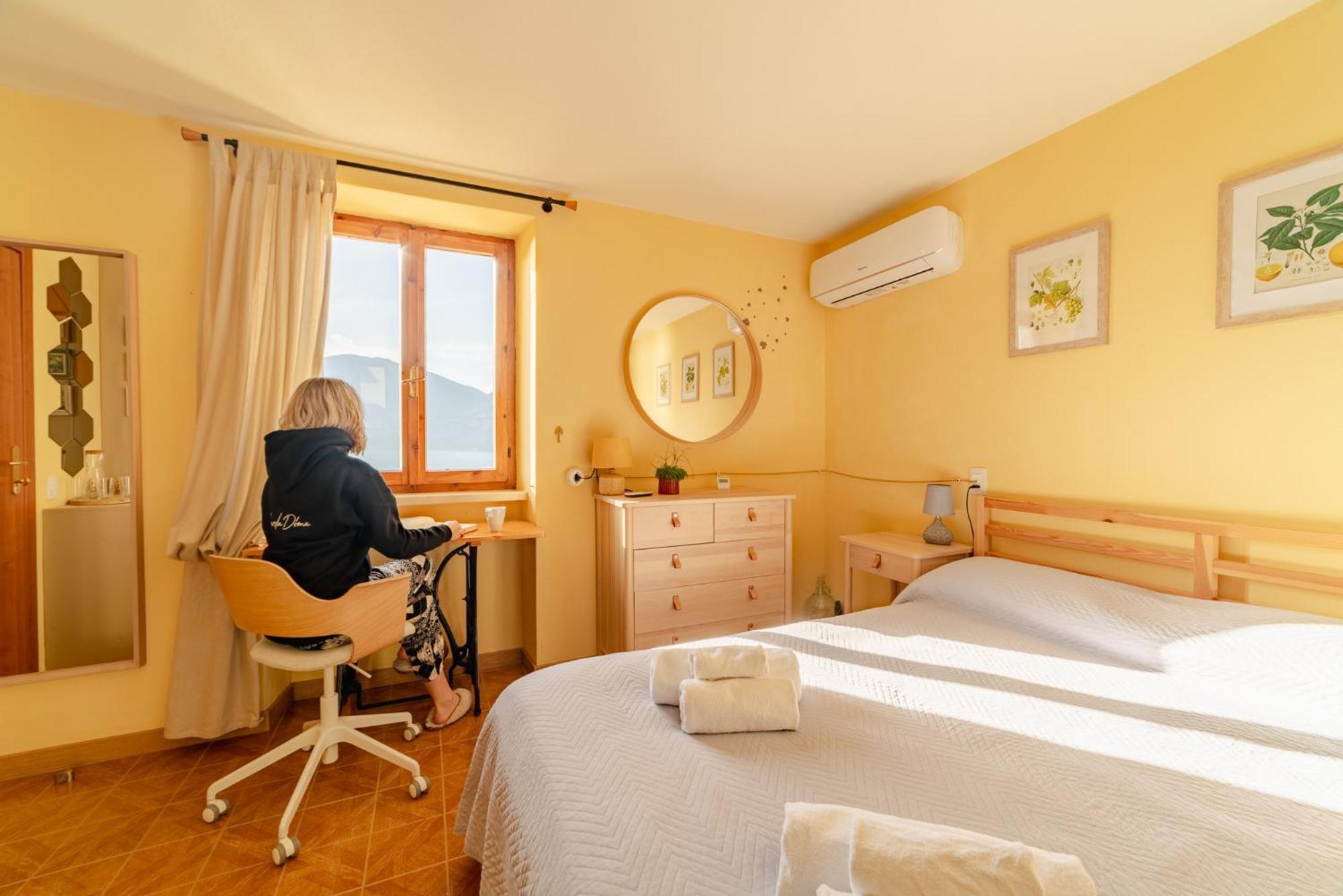 Bed and Breakfast Garda Doma Бренцоне-суль-Гарда Экстерьер фото