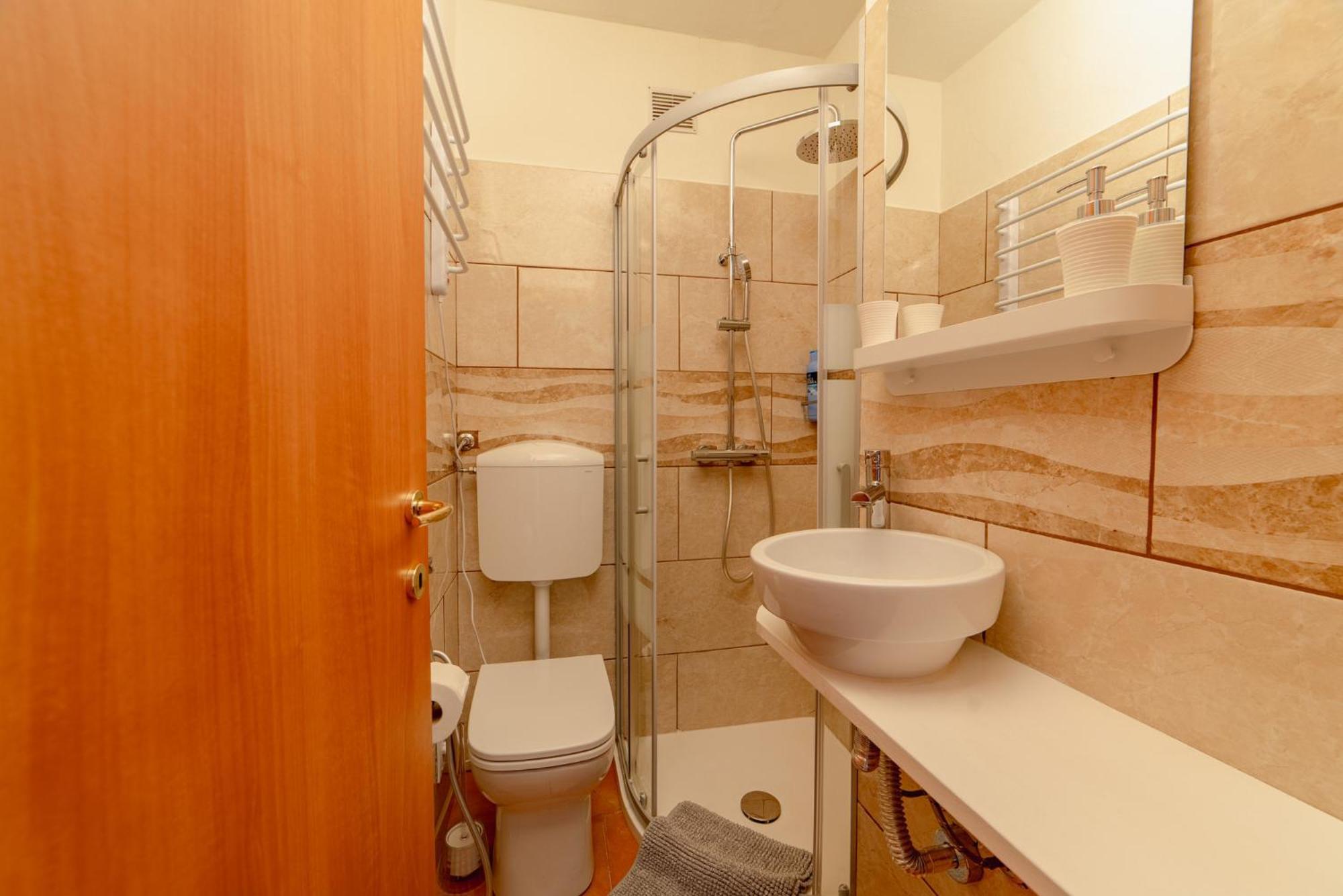 Bed and Breakfast Garda Doma Бренцоне-суль-Гарда Экстерьер фото