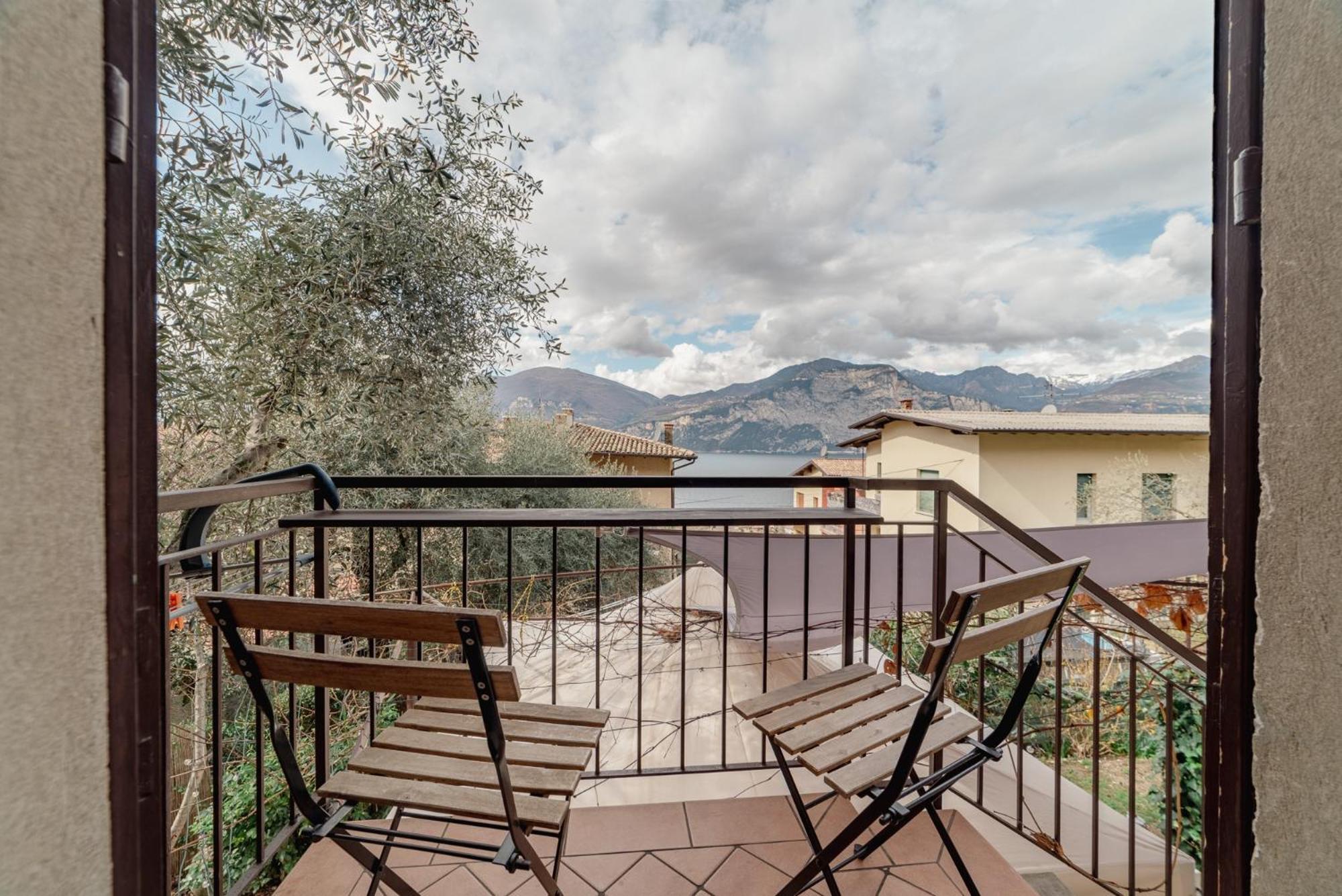 Bed and Breakfast Garda Doma Бренцоне-суль-Гарда Экстерьер фото