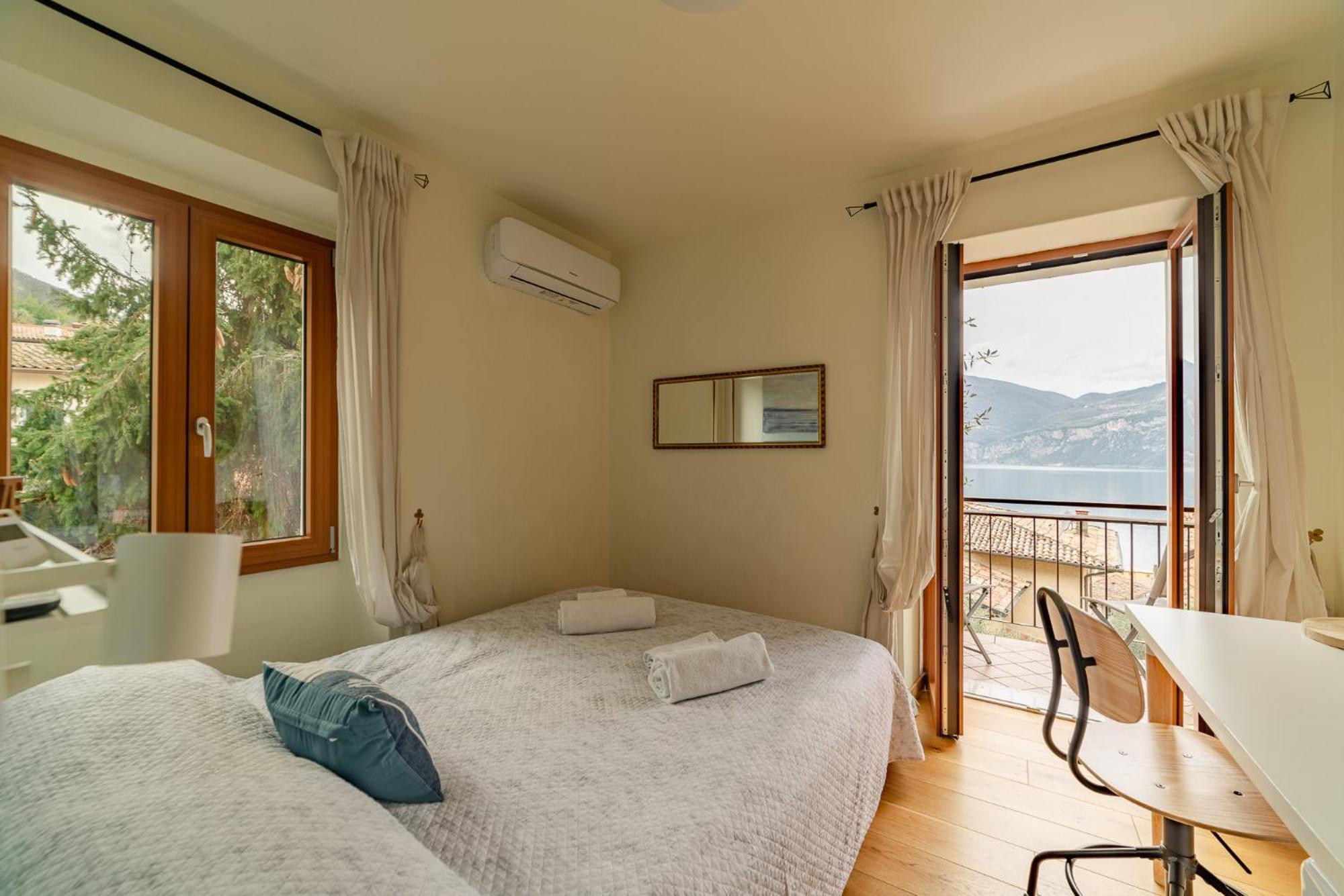 Bed and Breakfast Garda Doma Бренцоне-суль-Гарда Экстерьер фото
